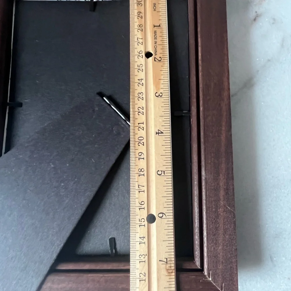 Vintage wooden picture frame 7”x9”